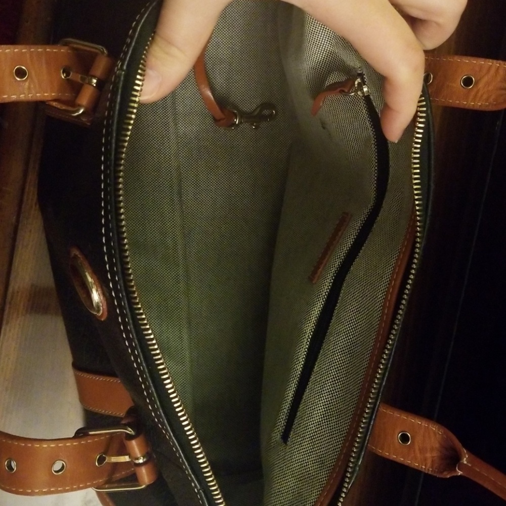 Dooney & Bourke - Picture 2 of 7